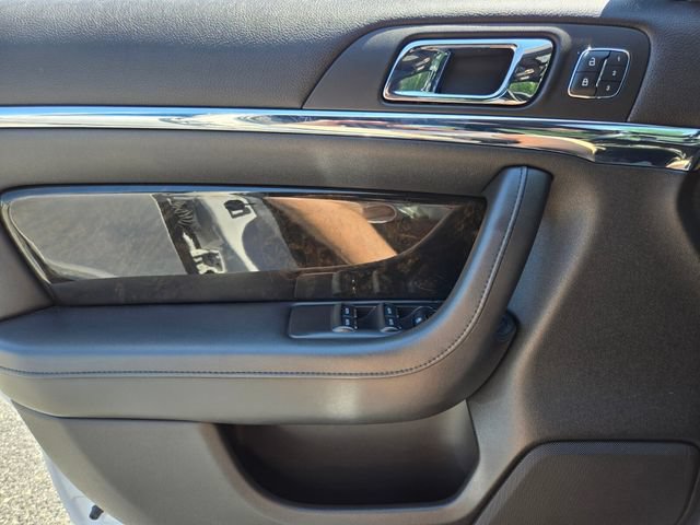 Used 2015 Lincoln MKS AWD w/ Equipment Group 201A image 37