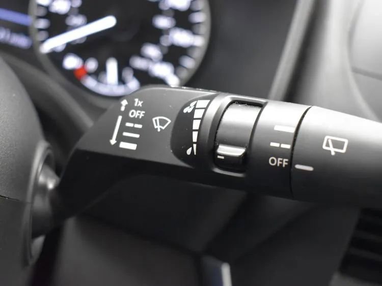 Used 2024 Nissan Rogue SV image 26