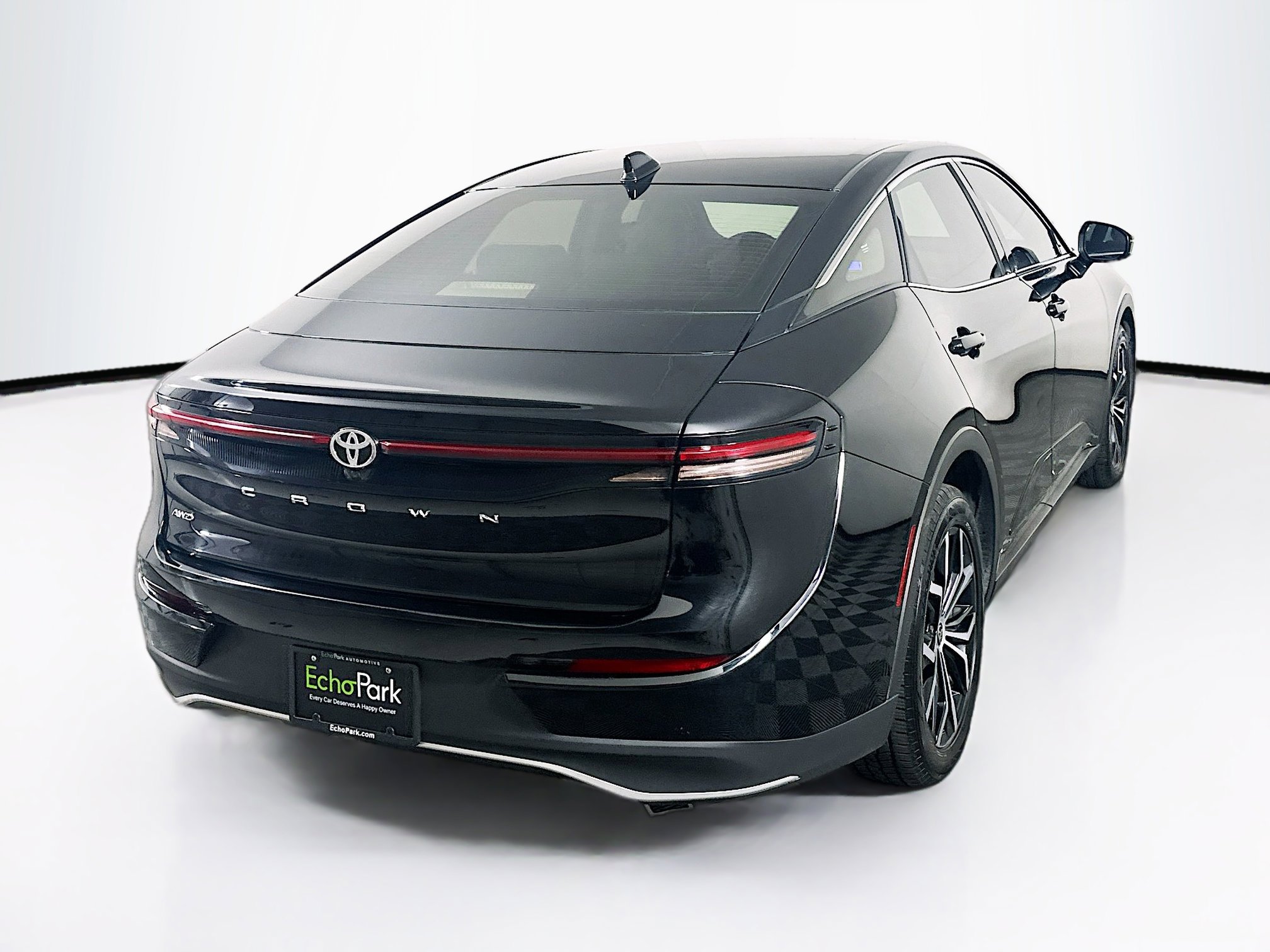 Used 2023 Toyota Crown XLE image 9