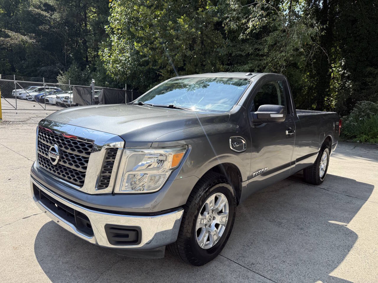 Used 2017 Nissan Titan SV RWD image 6