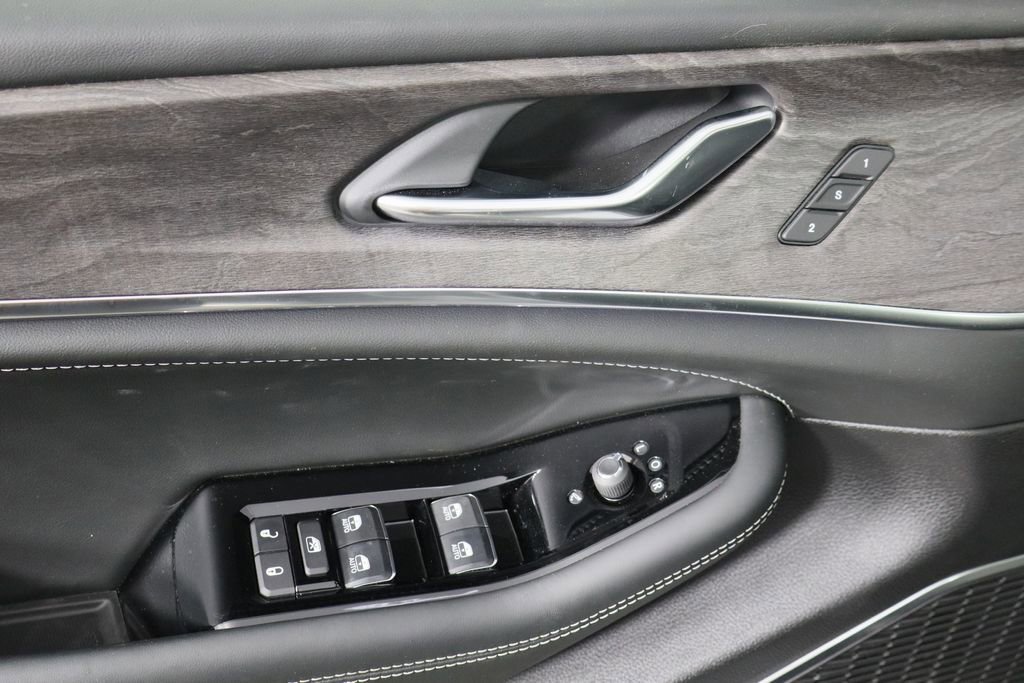 New 2024 Jeep Grand Cherokee Overland image 20