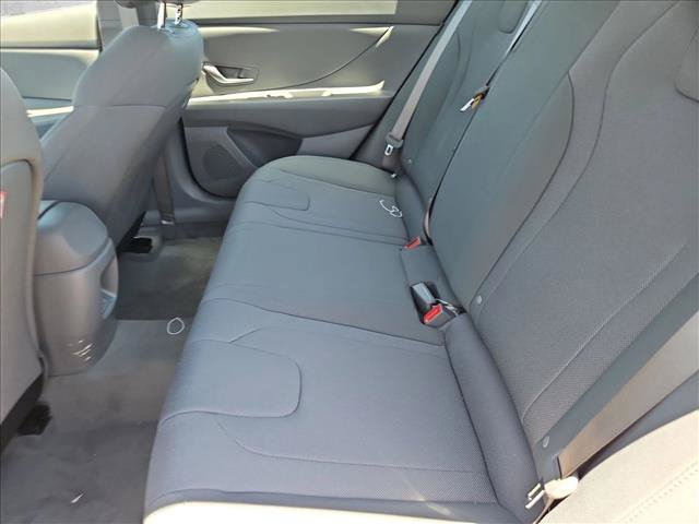 New 2026 Hyundai Elantra SE FWD image 16