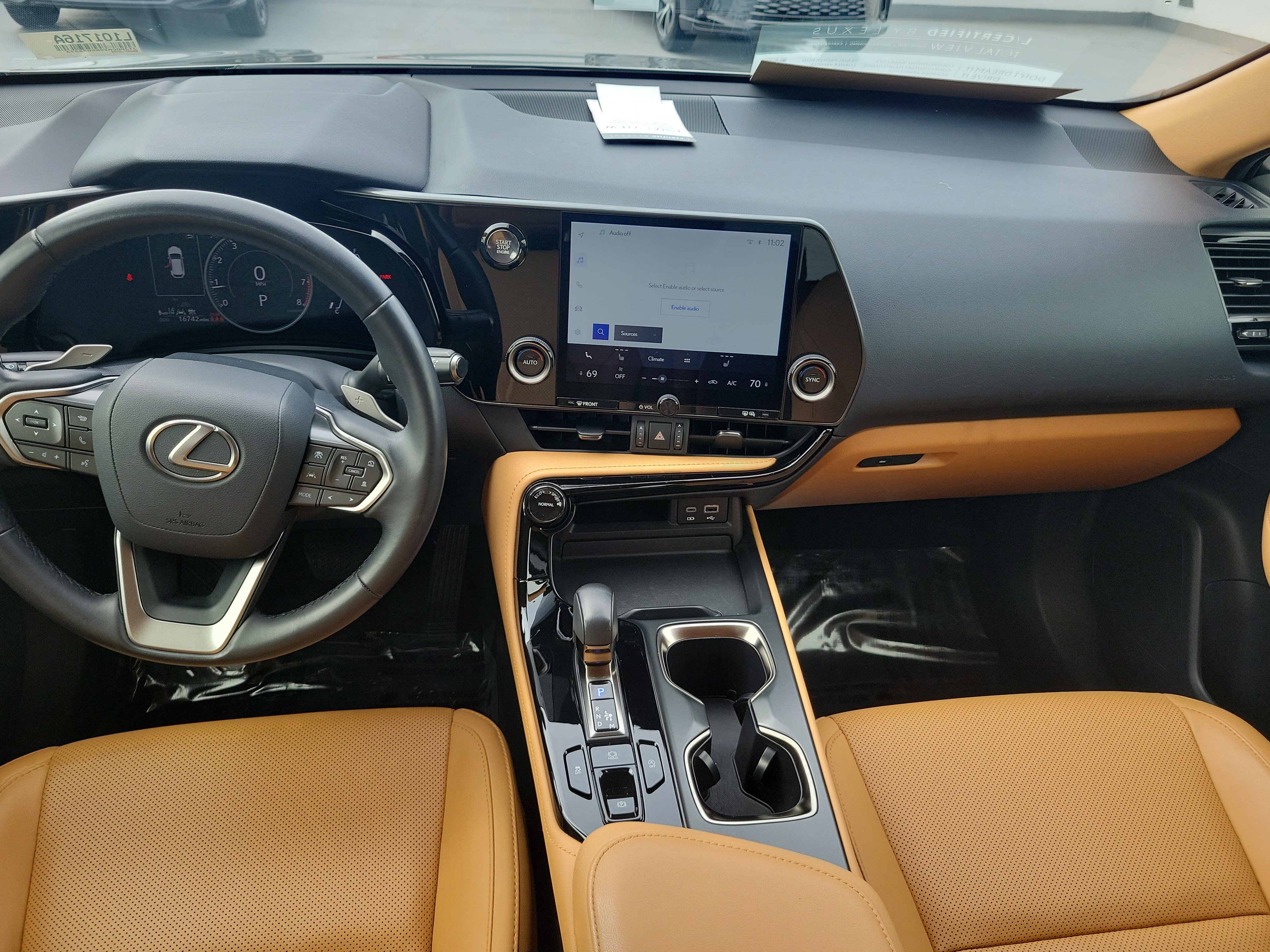 Used 2024 Lexus NX 250 FWD w/ Towing Package (2000 Lbs) image 15