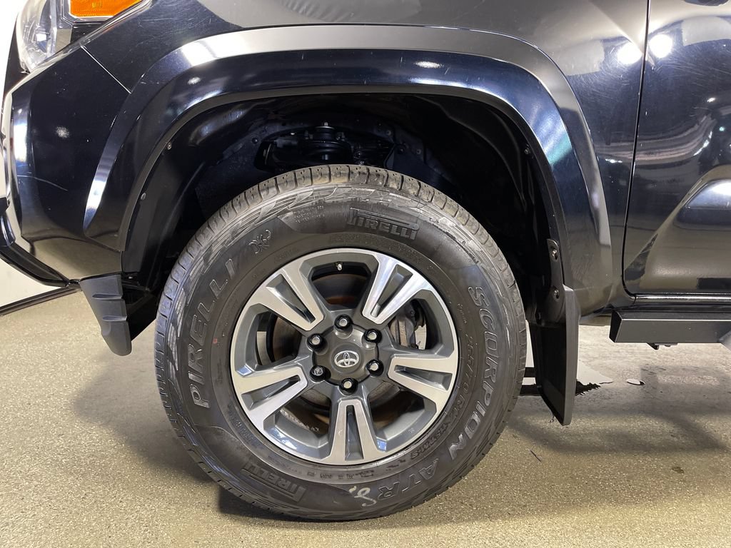 Used 2018 Toyota Tacoma TRD Sport RWD image 21