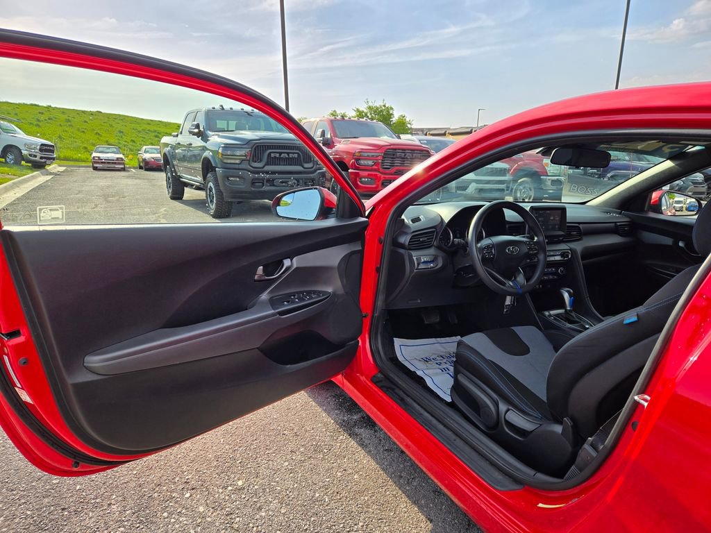 Used 2019 Hyundai Veloster 2.0 FWD image 12