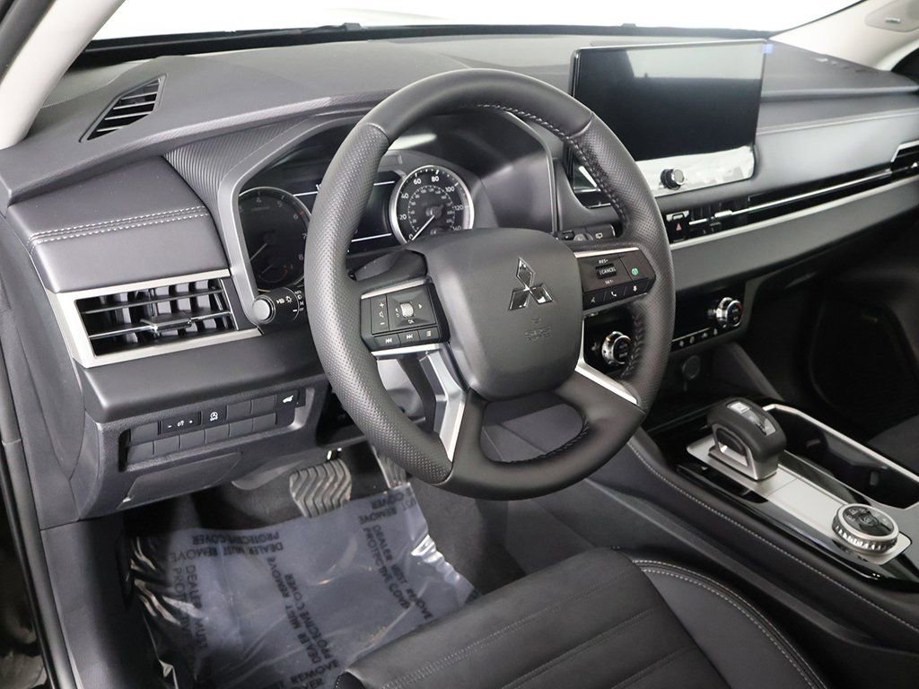 New 2026 Mitsubishi Outlander SE image 25