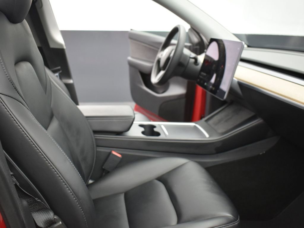 Used 2021 Tesla Model Y Long Range image 9