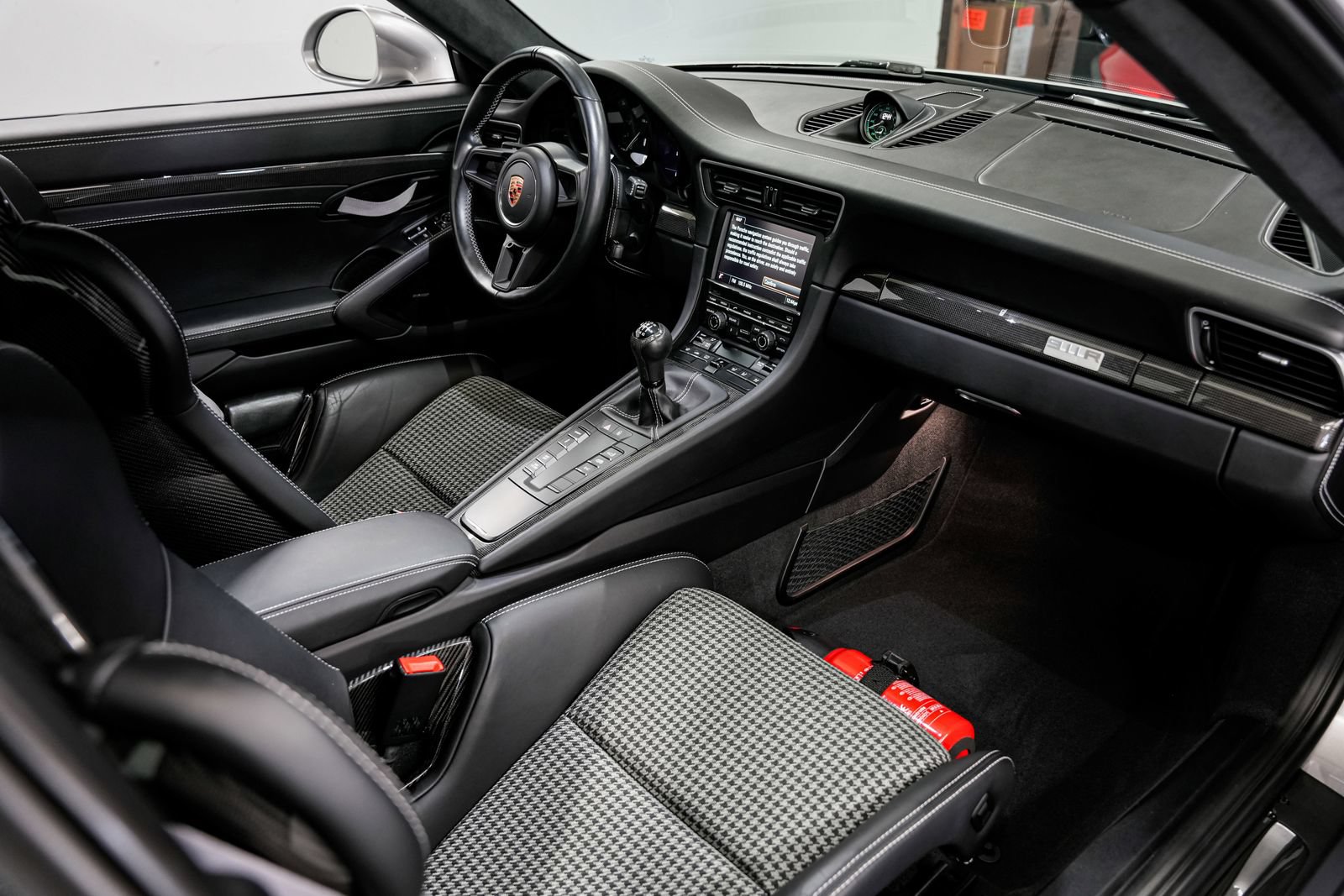 Used 2016 Porsche 911 R RWD image 31