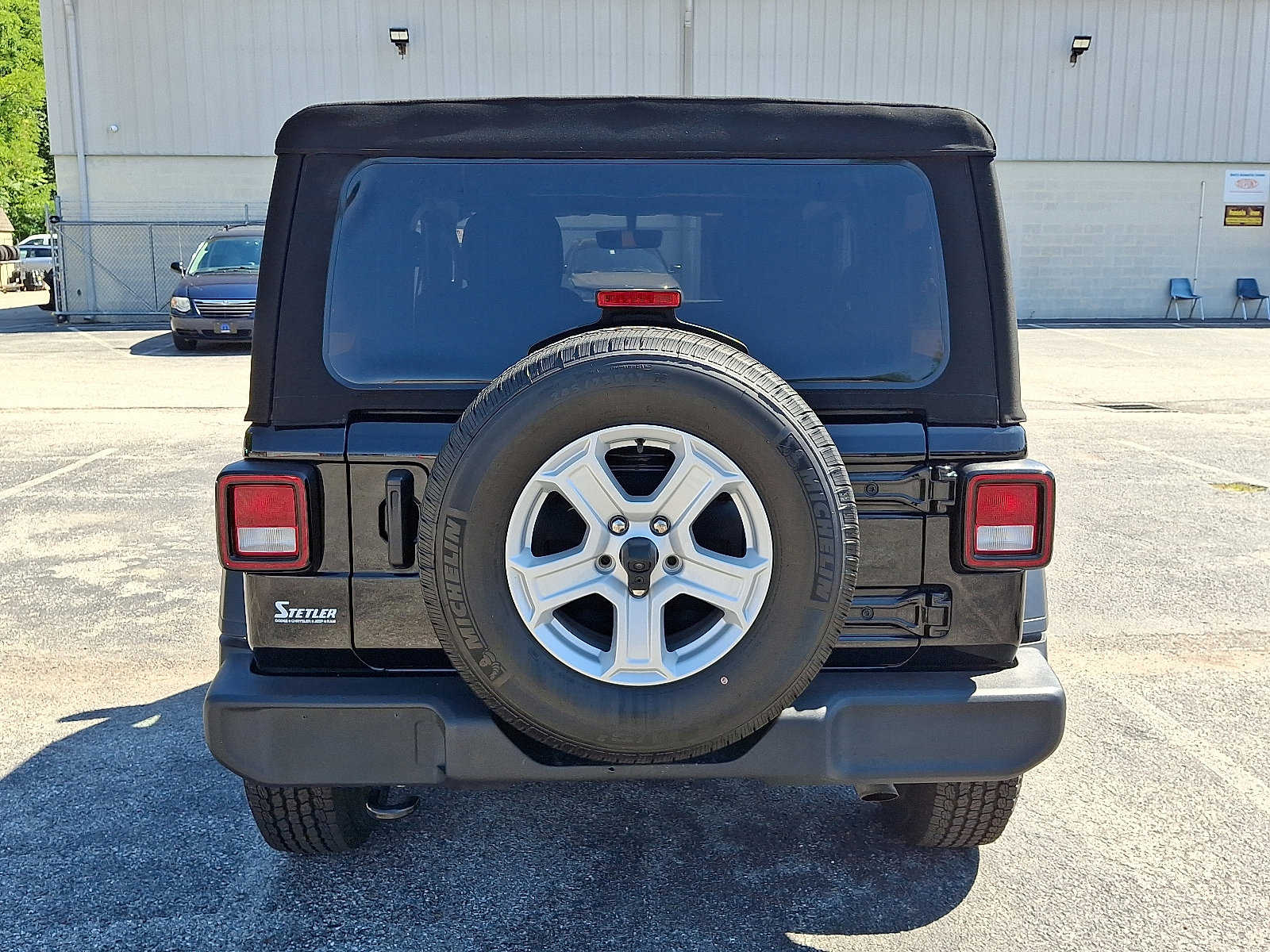 Used 2021 Jeep Wrangler Sport image 7