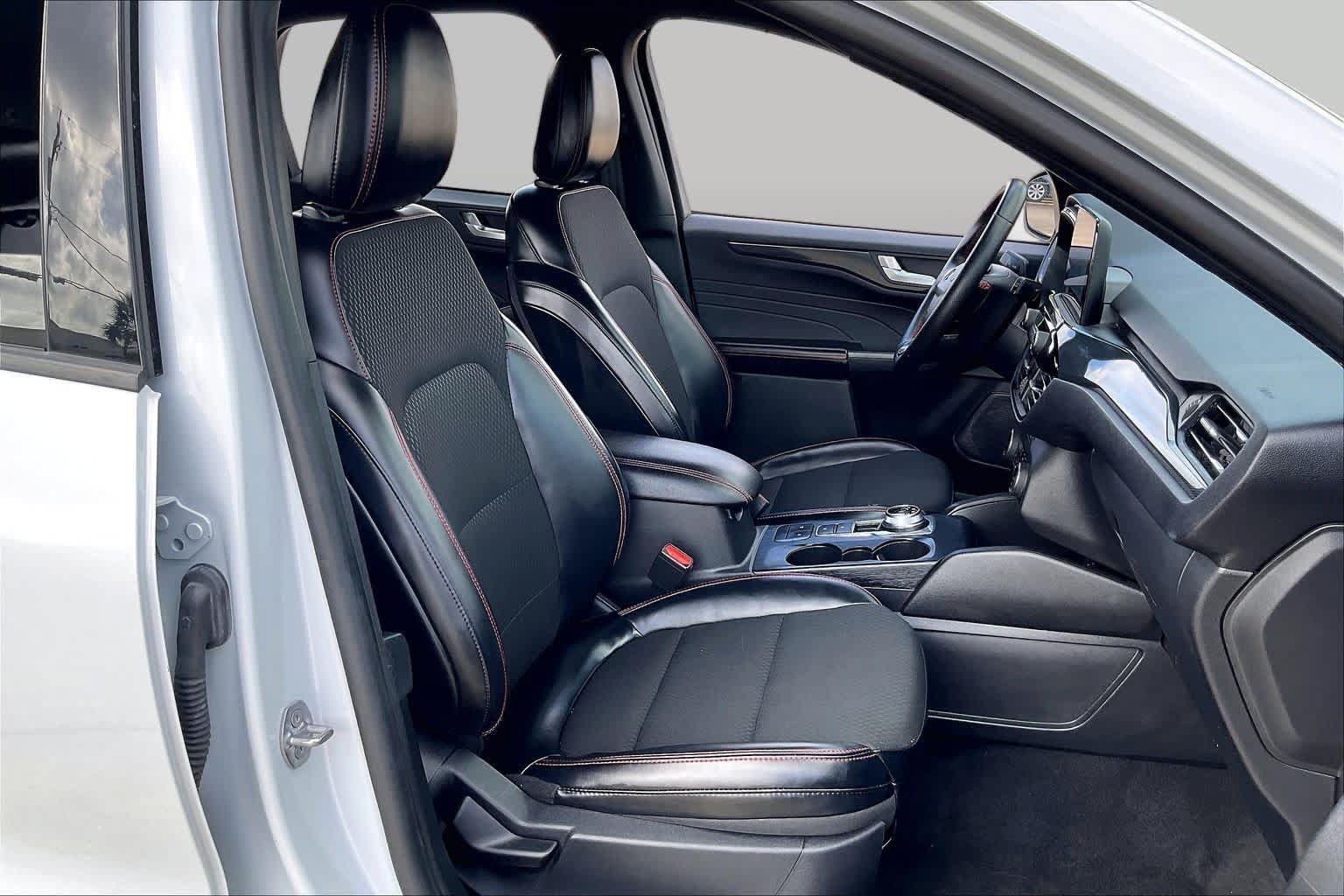 Used 2025 Ford Escape ST-Line FWD image 9