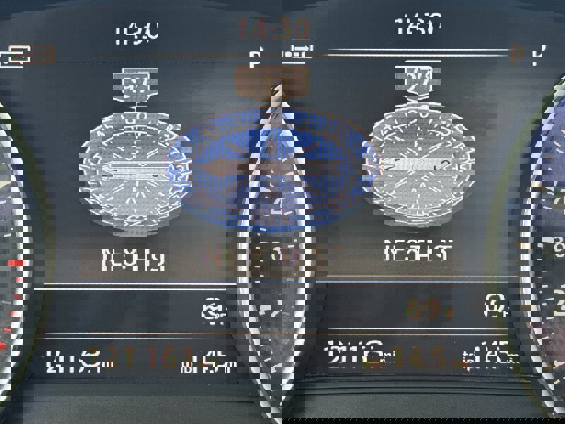 Used 2012 Volkswagen Touareg TDI image 21