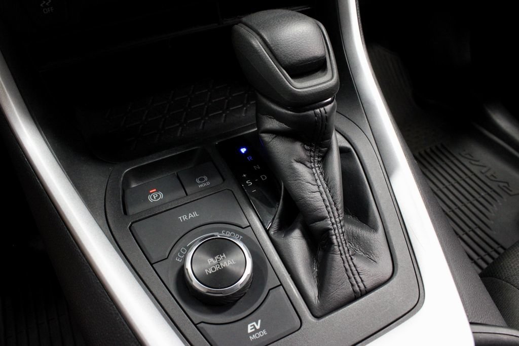 Used 2022 Toyota RAV4 XLE AWD/4WD image 31