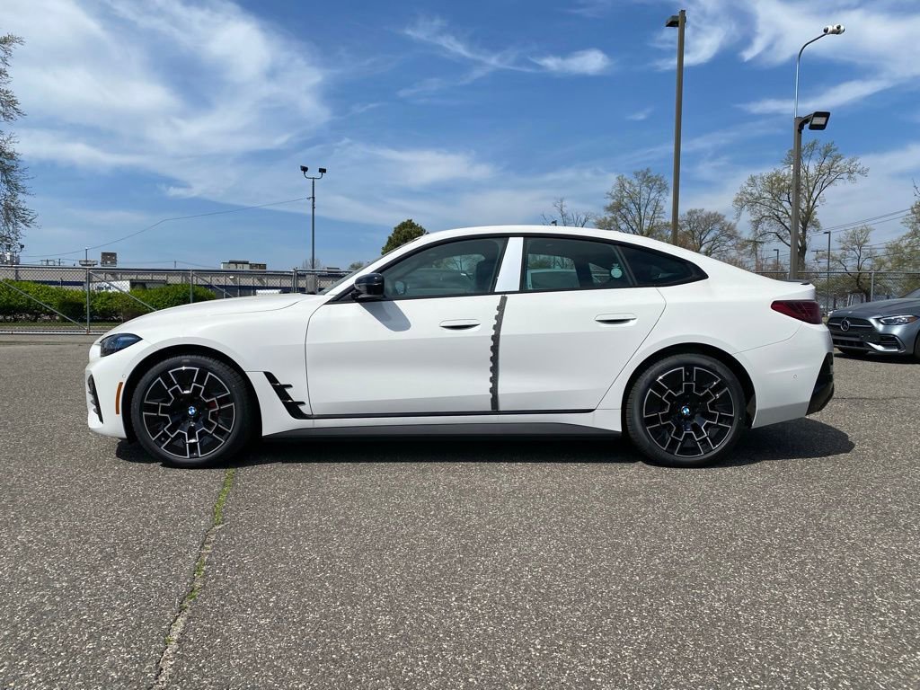 New 2026 BMW i4 xDrive40i w/ M Sport Package AWD/4WD image 4