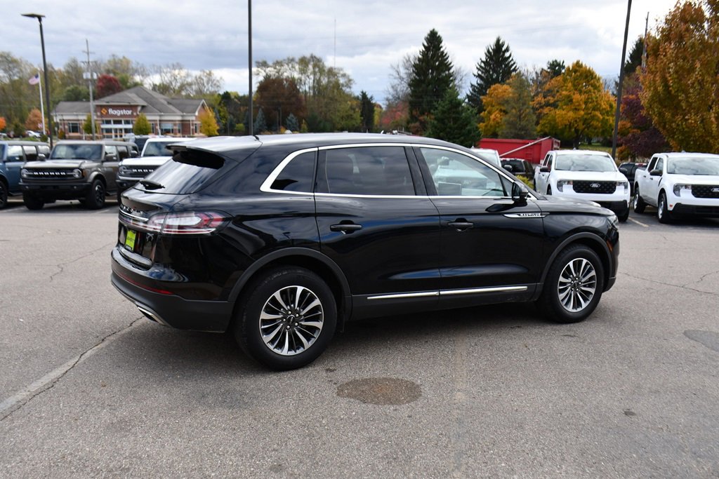 Used 2022 Lincoln Nautilus AWD w/ Premium Package image 7