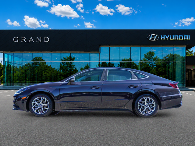 Used 2023 Hyundai Sonata SEL w/ Cargo Package FWD image 3