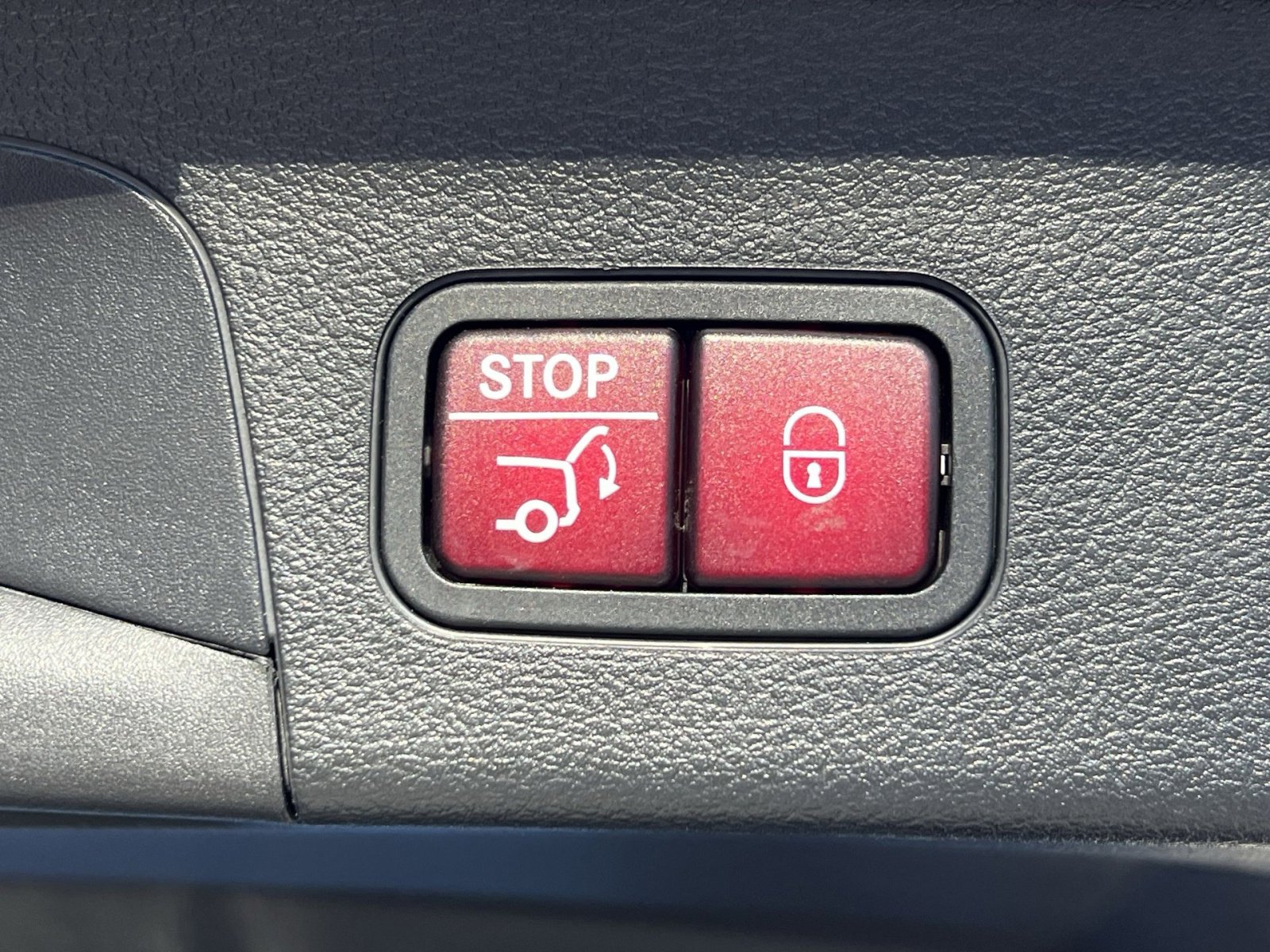 Certified 2023 Mercedes-Benz GLS 450 4MATIC image 26