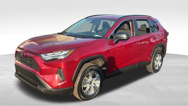 Used 2025 Toyota RAV4 LE AWD/4WD image 2