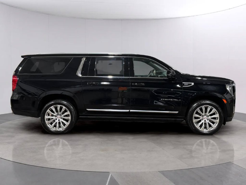Used 2022 GMC Yukon XL Denali AWD/4WD image 2