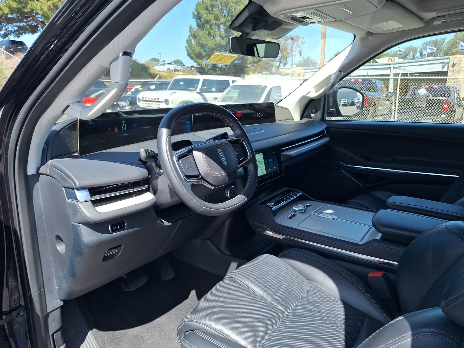Used 2025 Lincoln Navigator Reserve AWD/4WD image 10