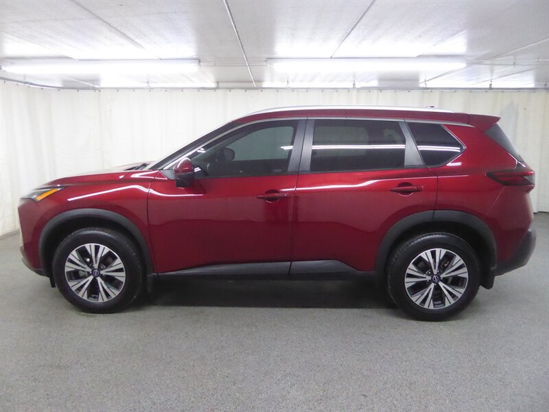 Used 2022 Nissan Rogue SV w/ SV Premium Package FWD image 4