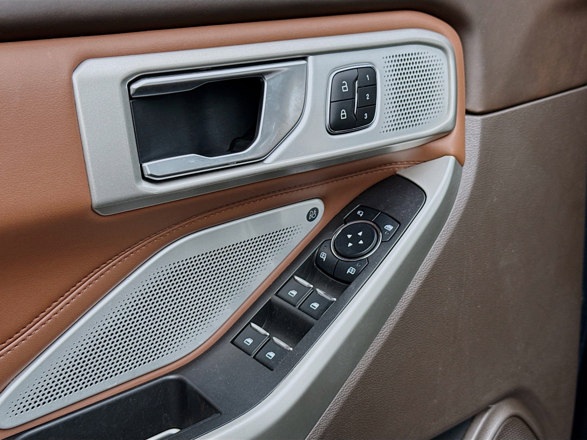 Certified 2023 Ford Explorer King Ranch w/ Technology Package AWD/4WD image 9