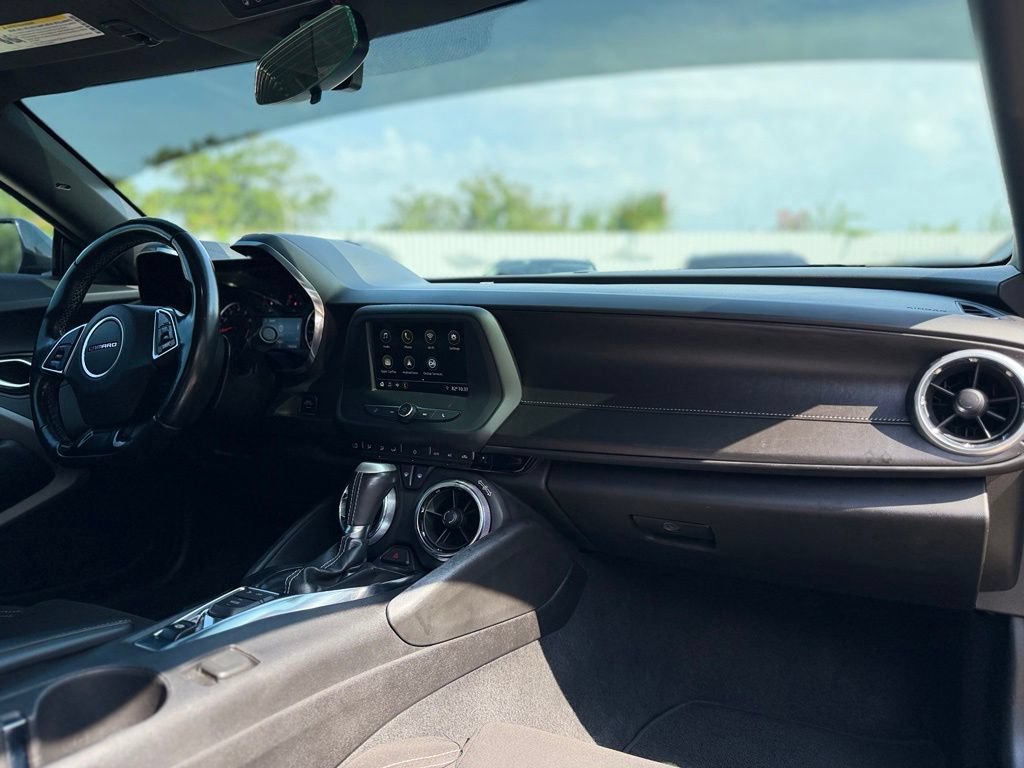 Used 2019 Chevrolet Camaro LT RWD image 9