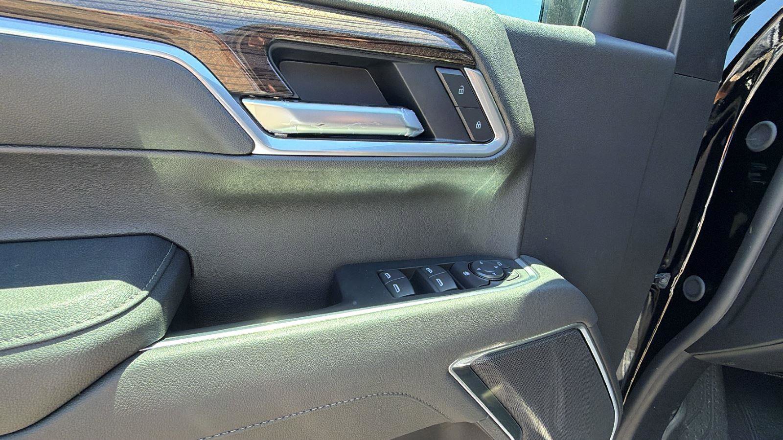 New 2026 Chevrolet Silverado 1500 RST w/ RST Select Package AWD/4WD image 12