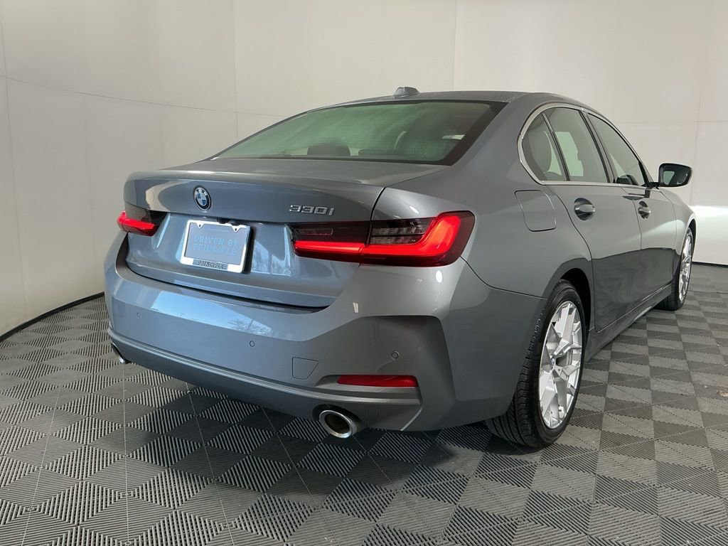 Certified 2025 BMW 330i Sedan w/ M Sport Package RWD image 5