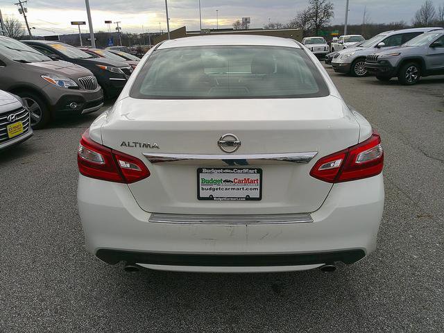 Used 2017 Nissan Altima 2.5 S w/ Power Driver Seat Package image 2