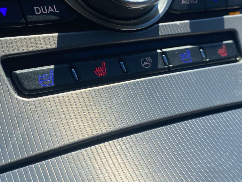 Used 2019 Lincoln MKZ Reserve FWD image 26