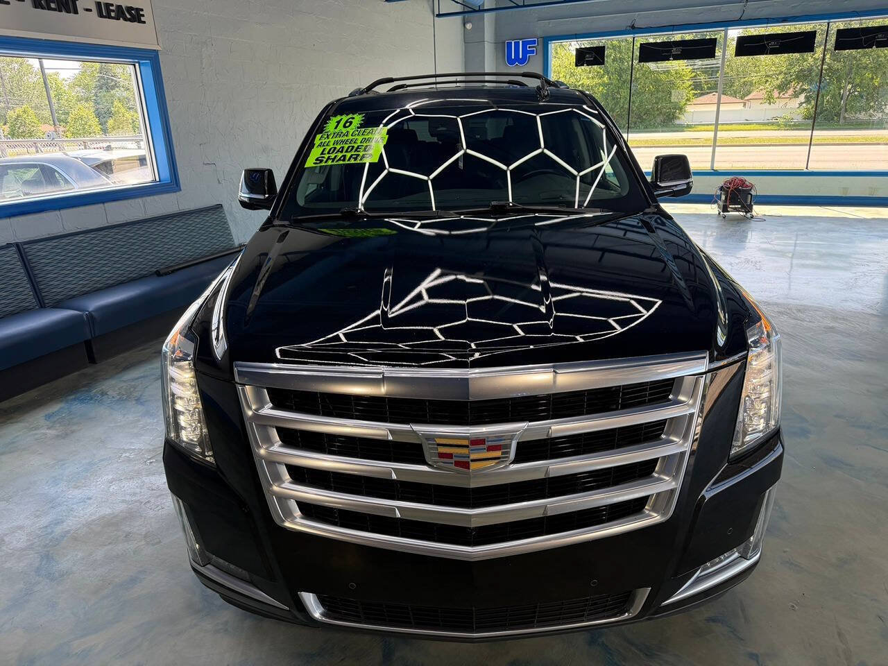 Used 2016 Cadillac Escalade Luxury AWD/4WD image 5