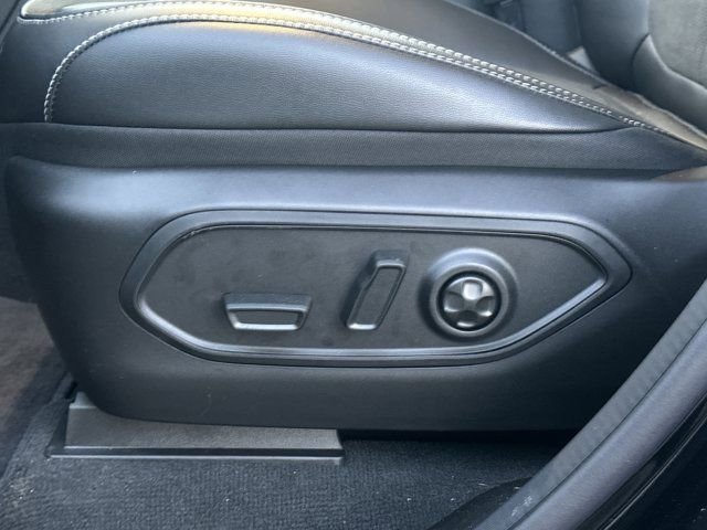 New 2026 Jeep Grand Cherokee Altitude RWD image 10