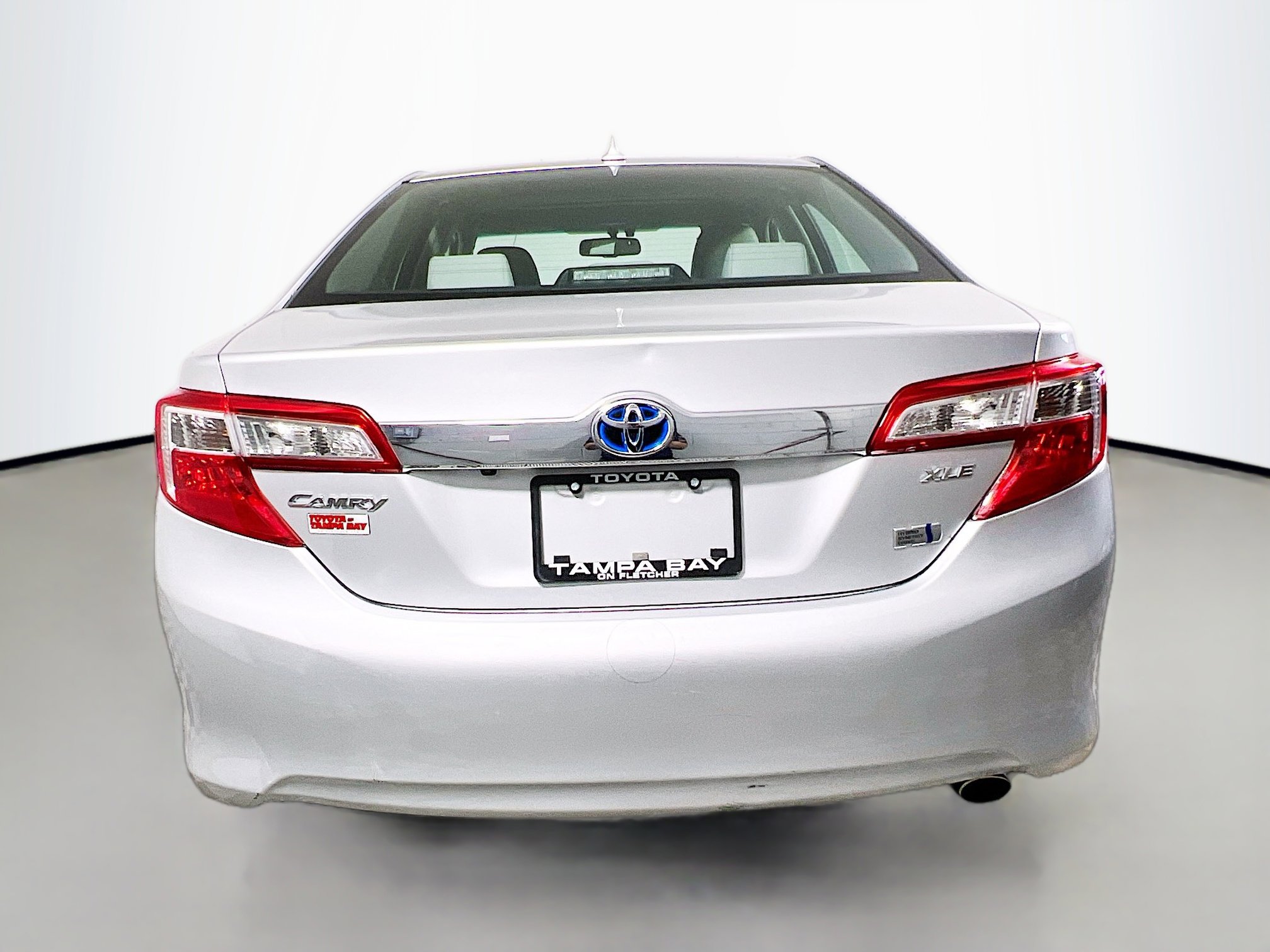 Used 2014 Toyota Camry XLE w/ Leather Package FWD image 6