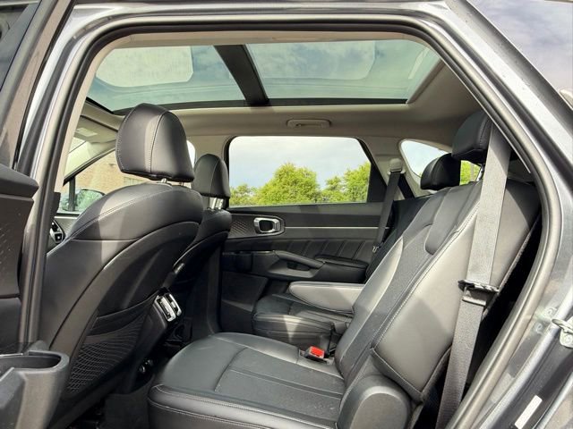 Used 2023 Kia Sorento SX image 13