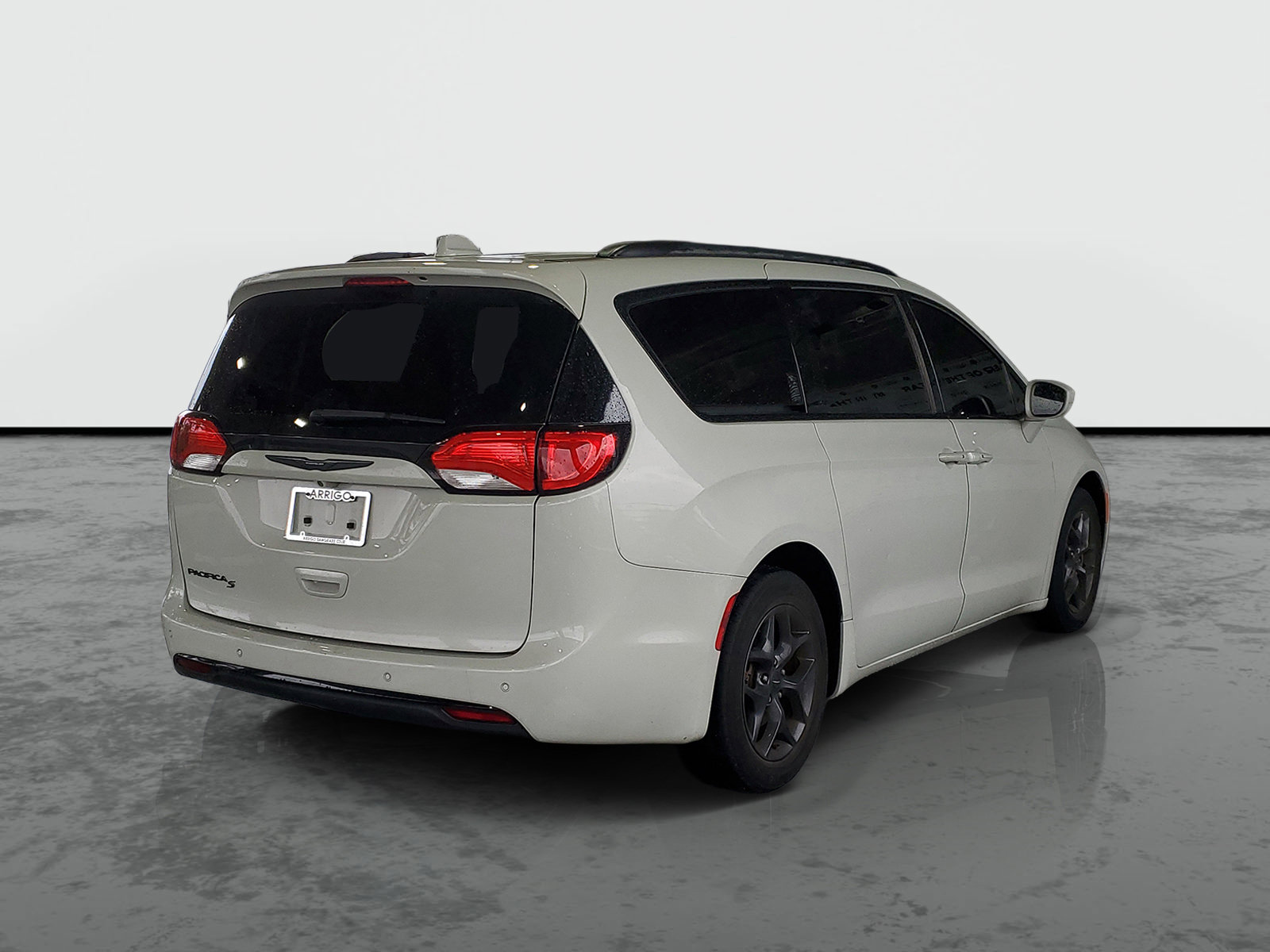 Used 2020 Chrysler Pacifica Touring-L Plus FWD image 2