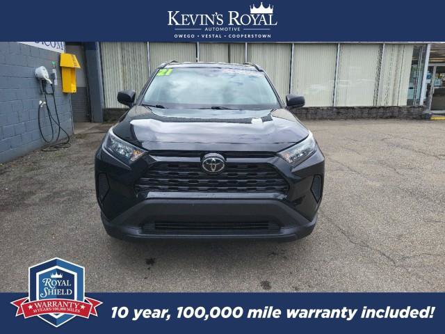 Used 2021 Toyota RAV4 LE AWD/4WD image 4