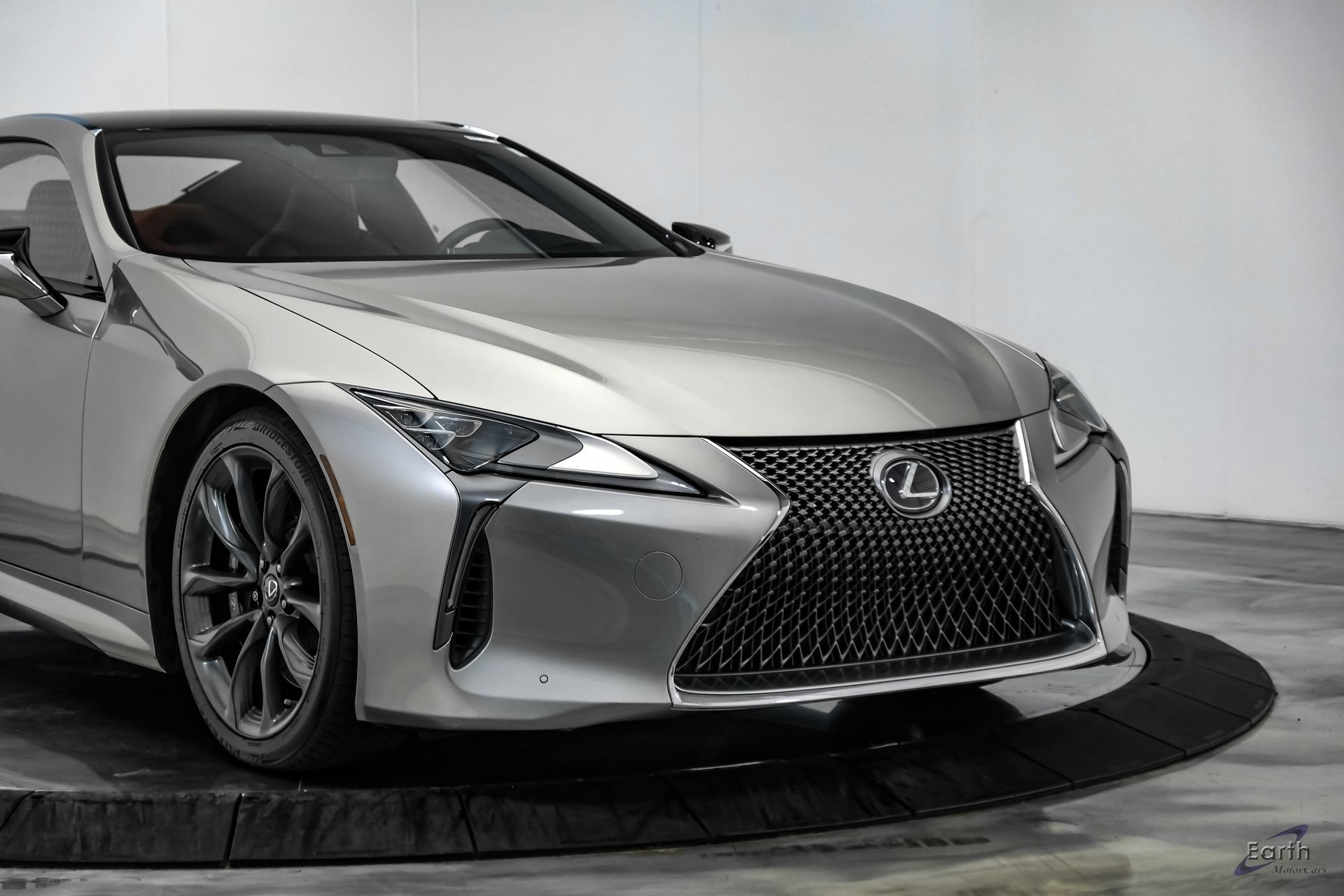 Used 2018 Lexus LC 500 Coupe w/ Performance Package RWD image 27