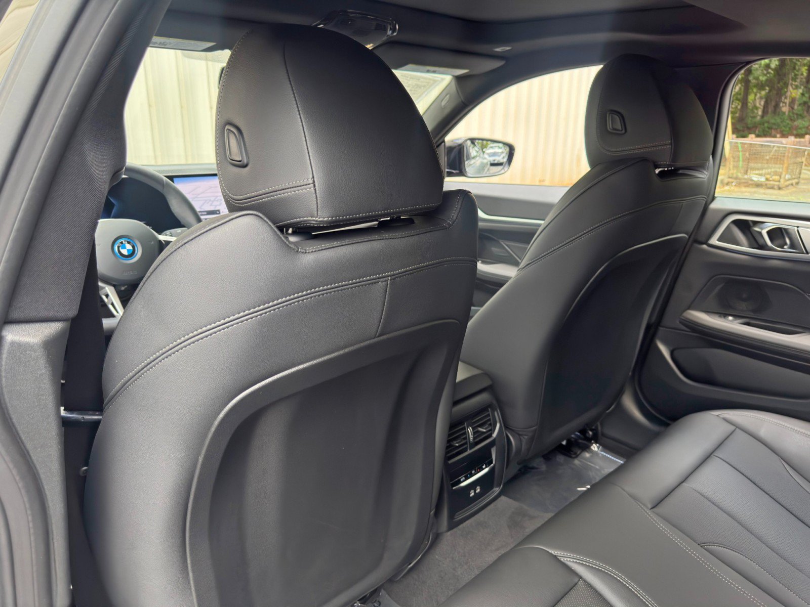 Used 2025 BMW i4 eDrive40 w/ M Sport Package RWD image 36