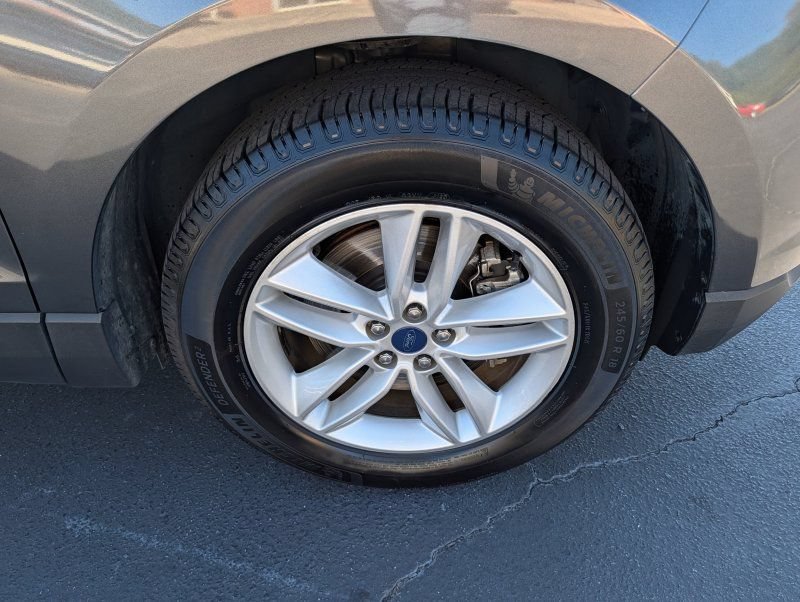 Used 2016 Ford Edge SEL w/ Equipment Group 201A AWD/4WD image 26
