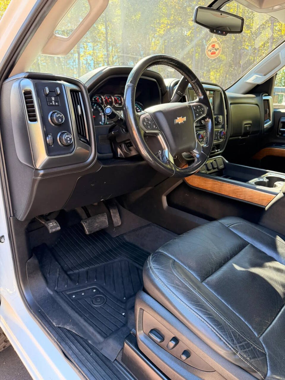 Used 2019 Chevrolet Silverado 2500 LTZ w/ Duramax Plus Package AWD/4WD image 14