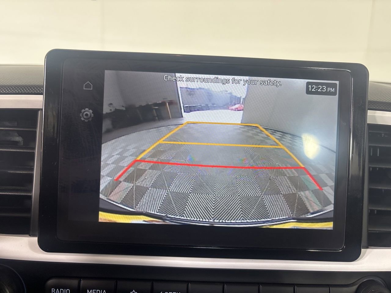 Used 2025 Hyundai Venue Limited image 15