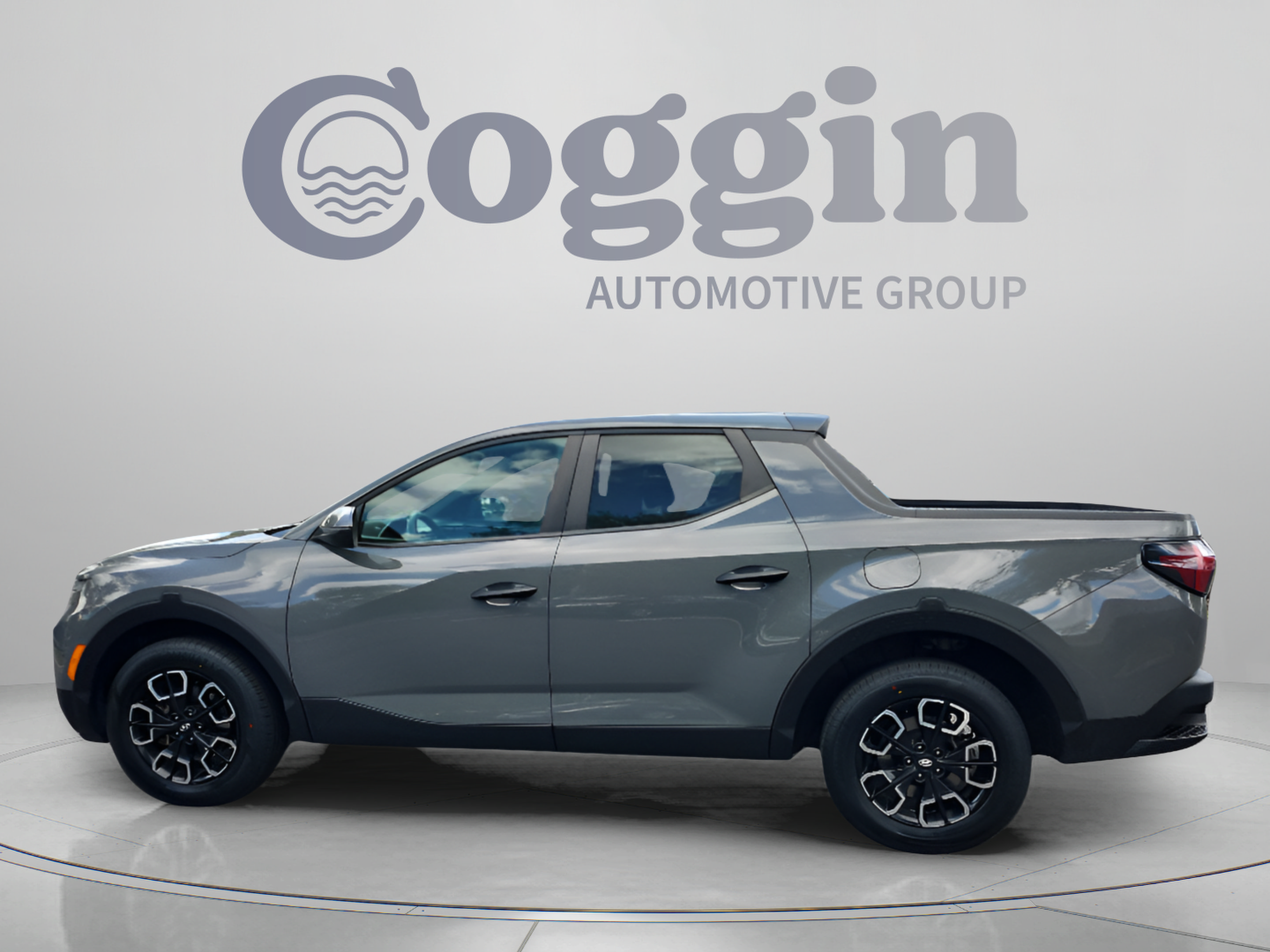 Used 2024 Hyundai Santa Cruz SEL FWD image 2