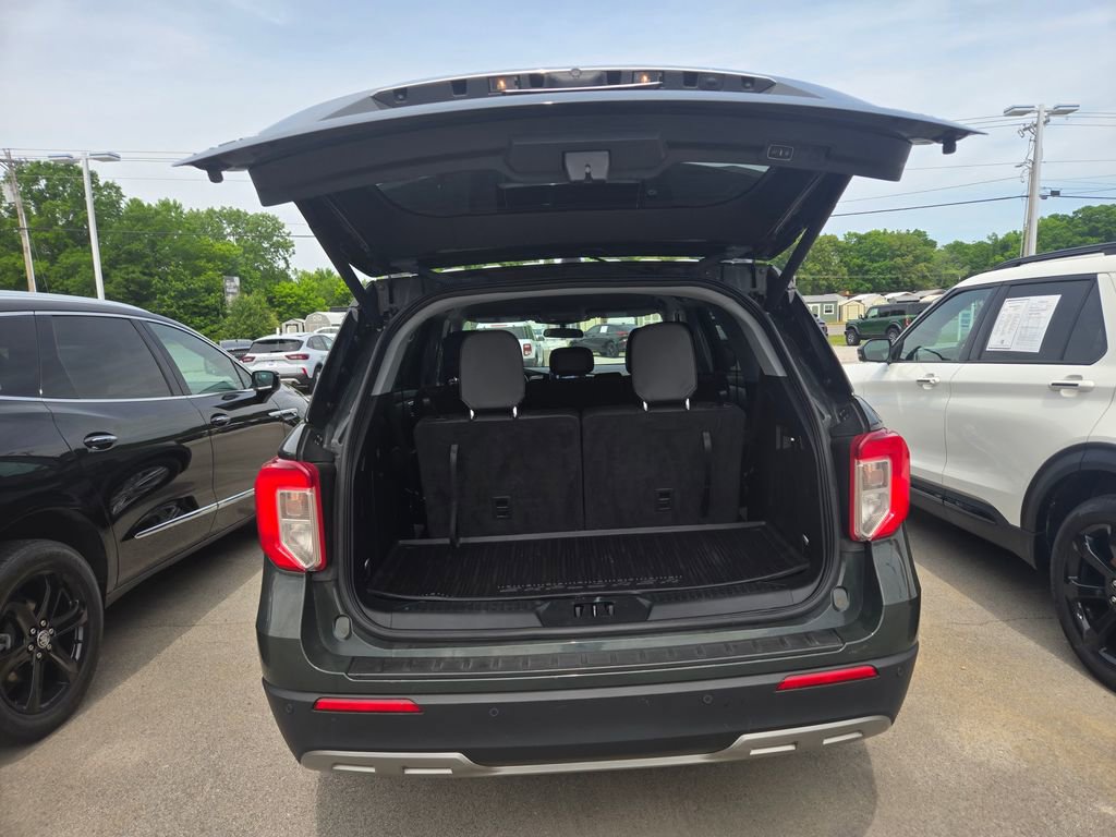 Used 2023 Ford Explorer XLT w/ Equipment Group 202A AWD/4WD image 5