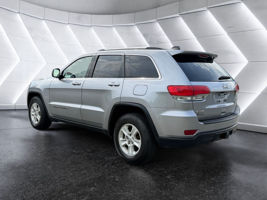 Used 2017 Jeep Grand Cherokee Laredo w/ Quick Order Package 23E AWD/4WD image 4