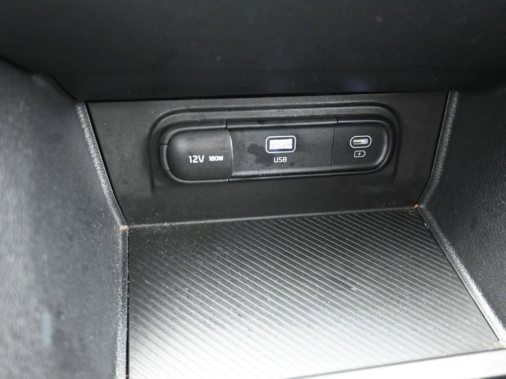 Used 2025 Kia Sportage LX image 28
