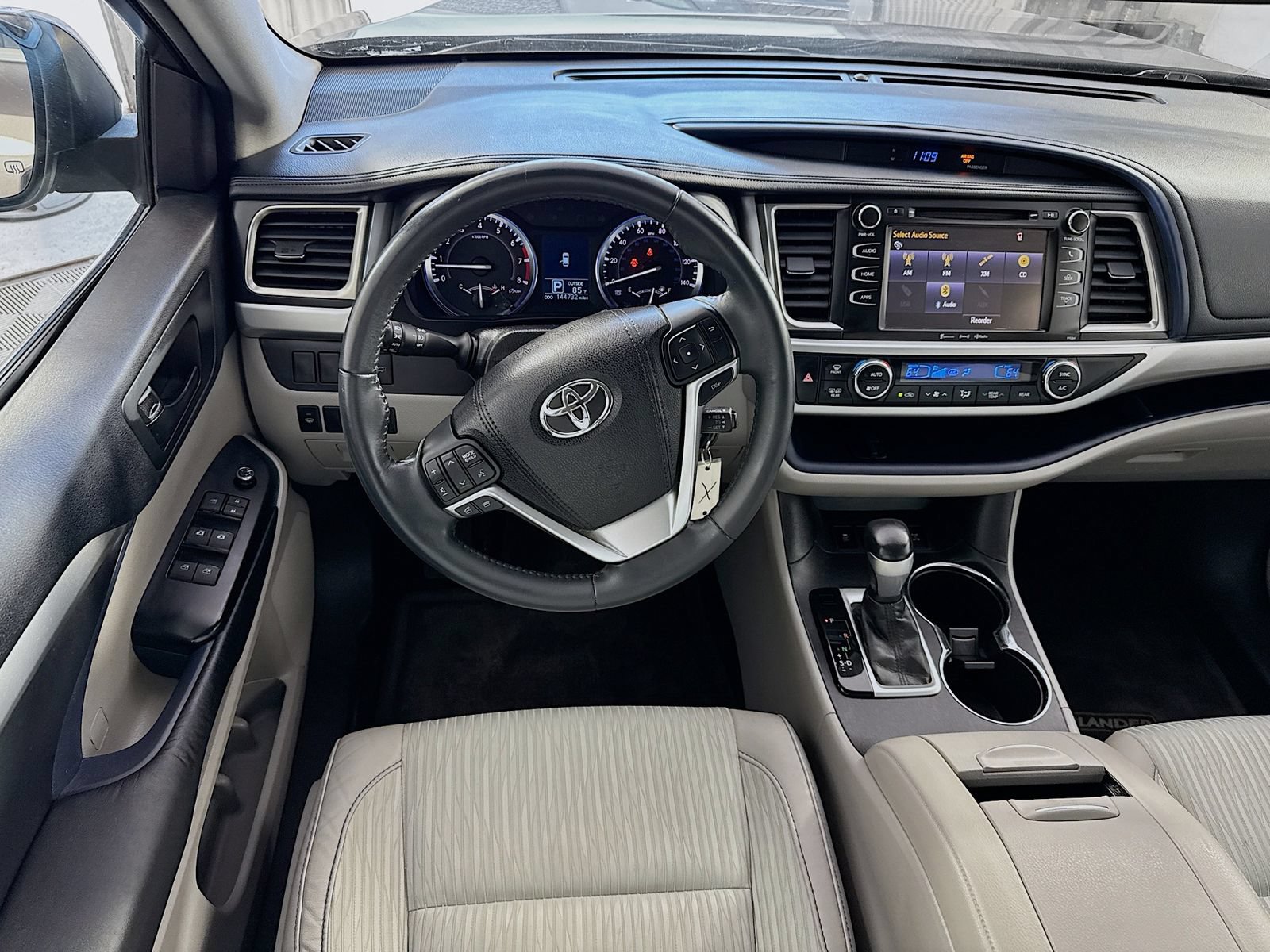 Used 2016 Toyota Highlander Plus AWD/4WD image 15