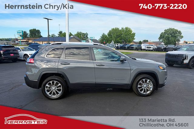 Used 2021 Jeep Cherokee Latitude Lux w/ Mopar Interior Package AWD/4WD image 28