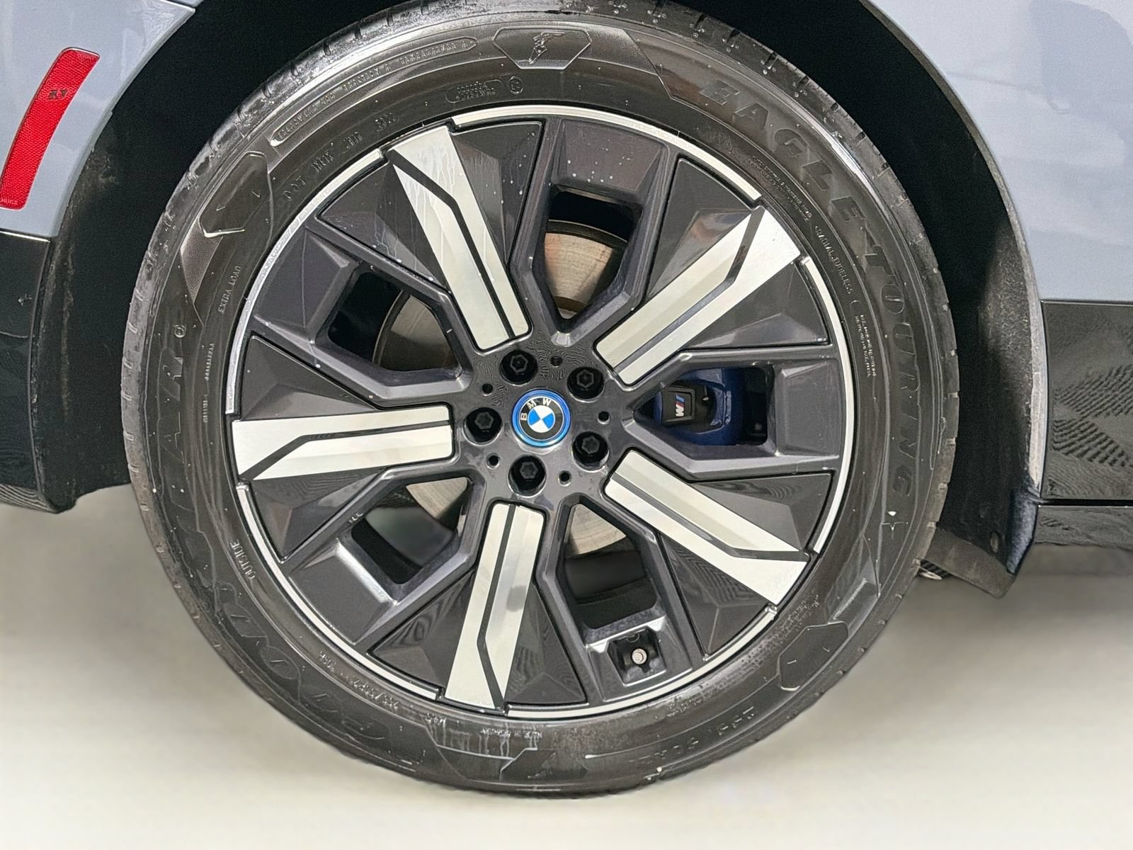 Certified 2023 BMW iX M60 w/ Executive Package AWD/4WD image 35