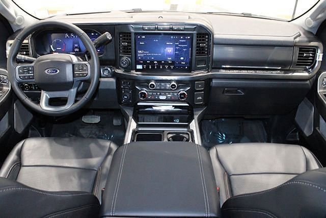Used 2024 Ford F350 Lariat w/ Lariat Ultimate Package image 30