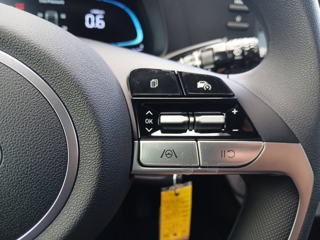 New 2026 Hyundai Elantra SE FWD image 17